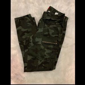 Camo Mid-Rise Ankle Jeans